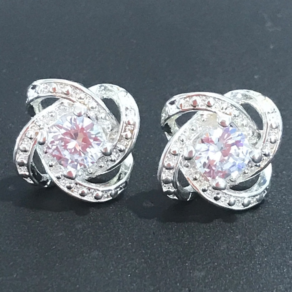 Genuine925crystal flower stud earrings - Picture 1 of 7